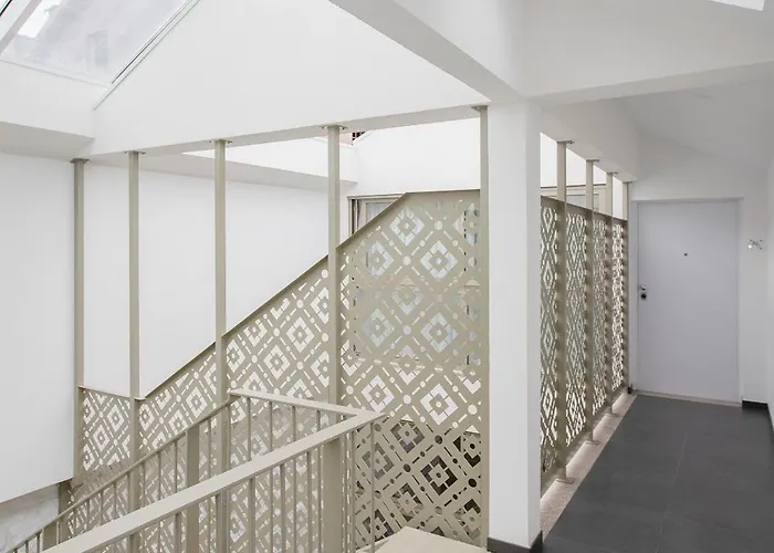 Liiiving In - Soho Urban Retreat *