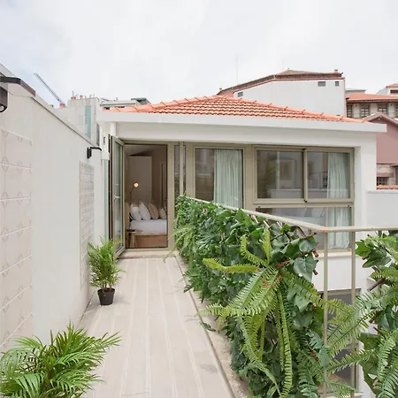 Liiiving In - Soho Urban Retreat Oporto