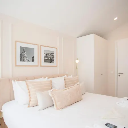 Liiiving In - Soho Urban Retreat Oporto