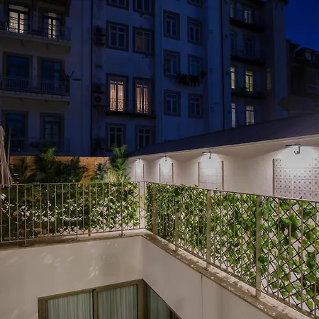 Liiiving In - Soho Urban Retreat *