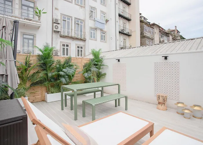 Liiiving In - Soho Urban Retreat * بورتو