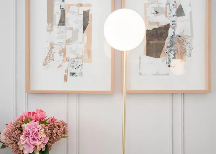 Liiiving In - Soho Urban Retreat *