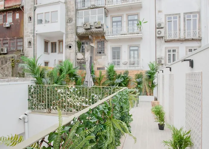 Liiiving In - Soho Urban Retreat * بورتو