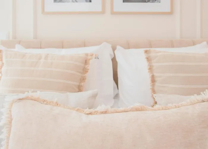 Liiiving In - Soho Urban Retreat