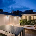 Liiiving In - Soho Urban Retreat Apartment *