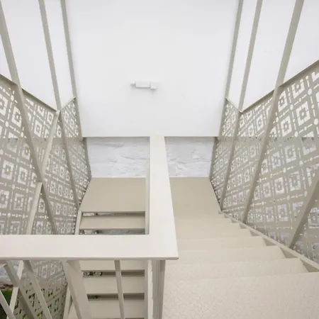Liiiving In - Soho Urban Retreat *