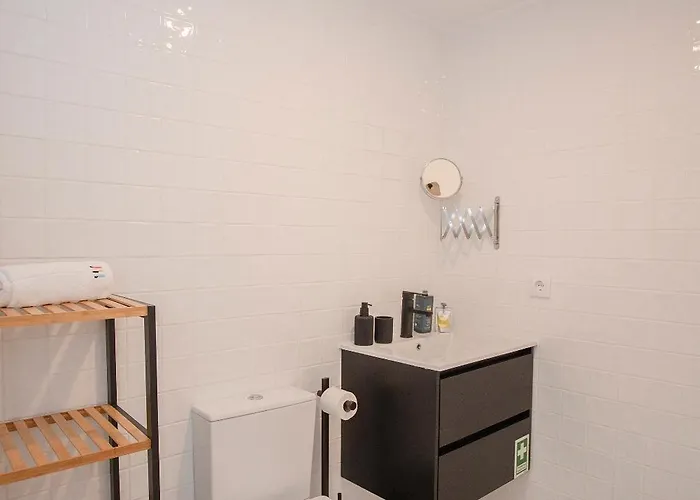 Liiiving In - Soho Urban Retreat דירה