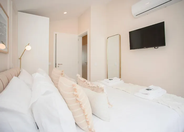 Liiiving In - Soho Urban Retreat פורטו